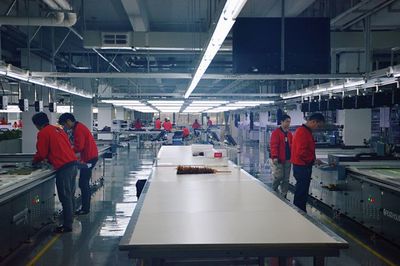 《對話新時代》攝制組走進贏領智尚 專訪陳靈梅，共話時尚創新與企業發展